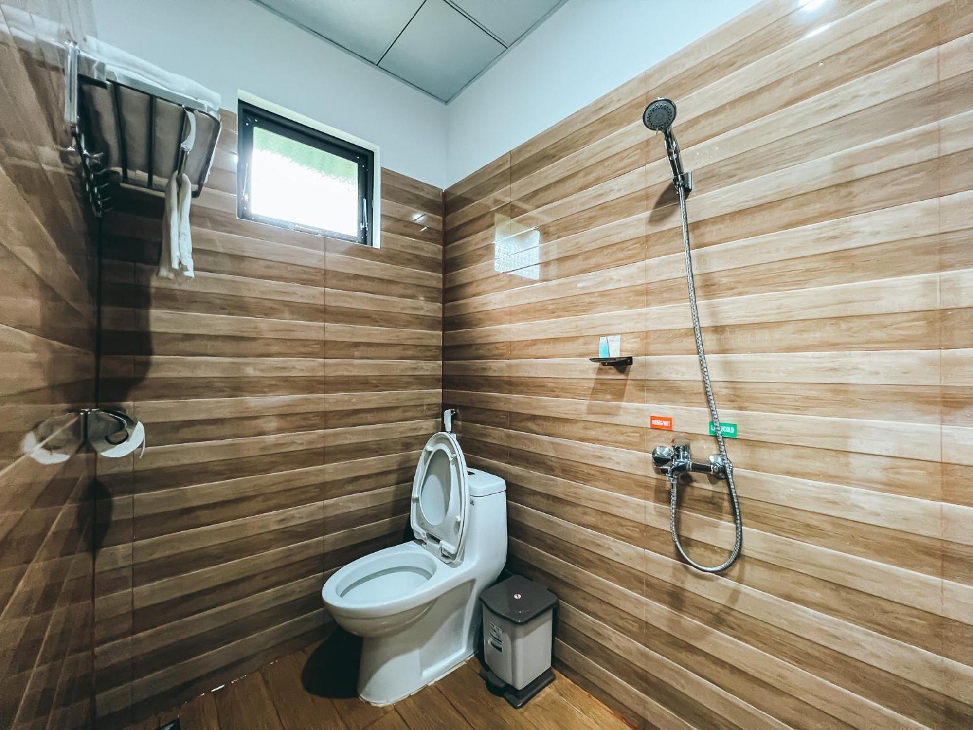 Bazan Home - Hotel & Bungalow Pleiku Szoba fotó